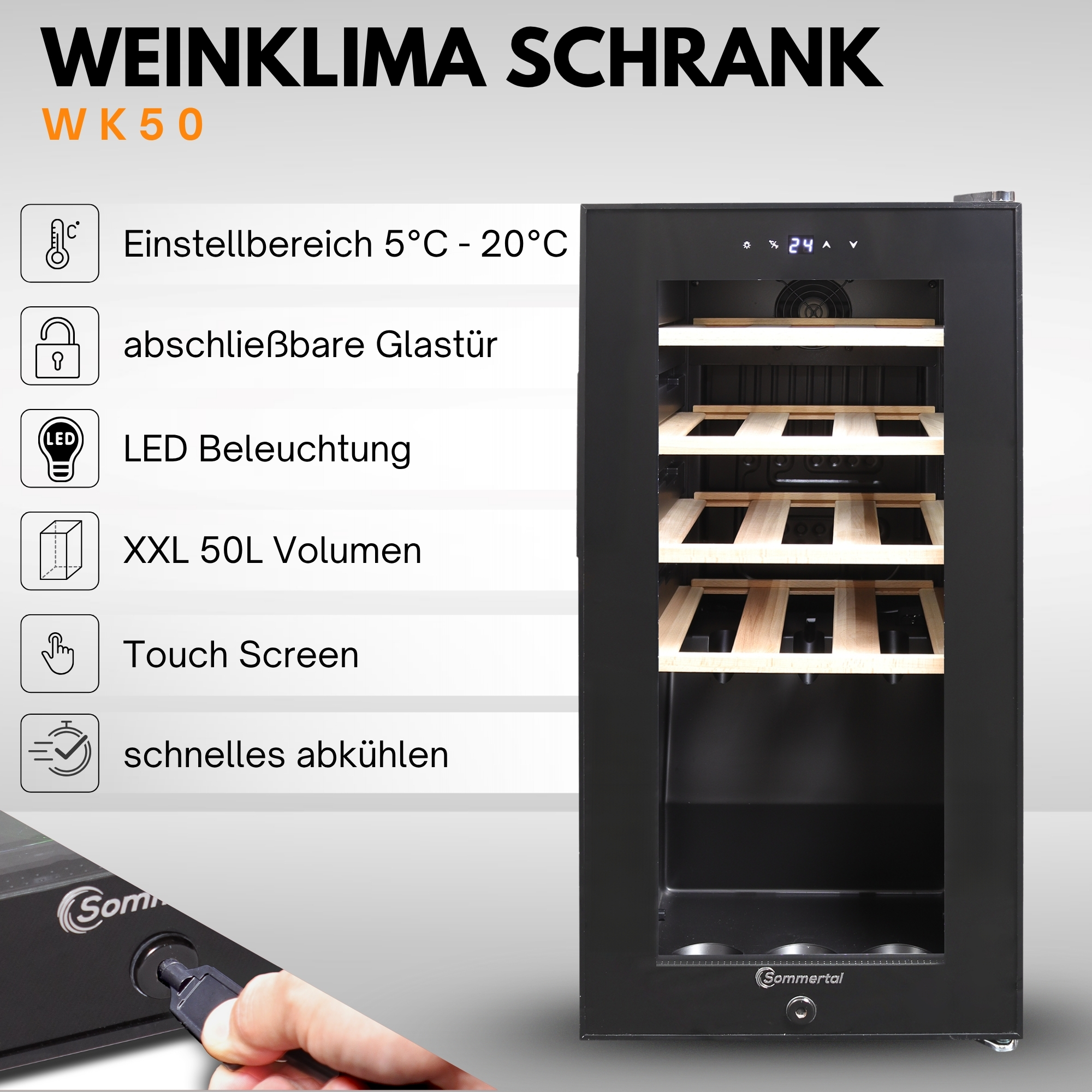 Schwarzer Weinkühler mit Funktionsbeschriftungen und einer Hand, die einen Stecker einführt.
