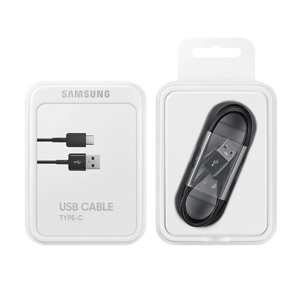 Samsung USB-kabel in een witte verpakking. De verpakking toont zowel USB-C als standaard USB-connectoren.