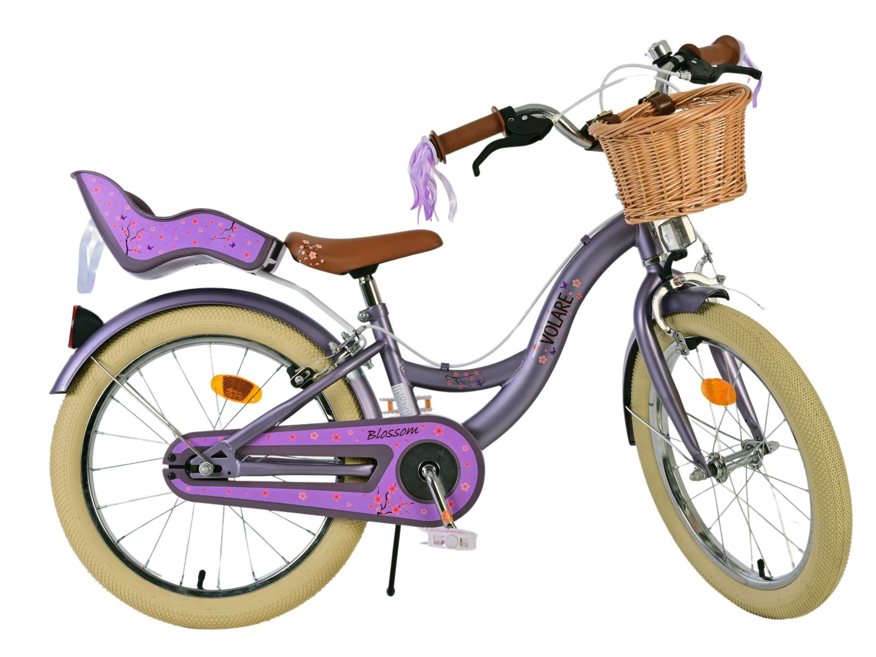 Lila Kinderfahrrad mit Korb und Kindersitz. Beige Reifen und florale Details sind sichtbar.