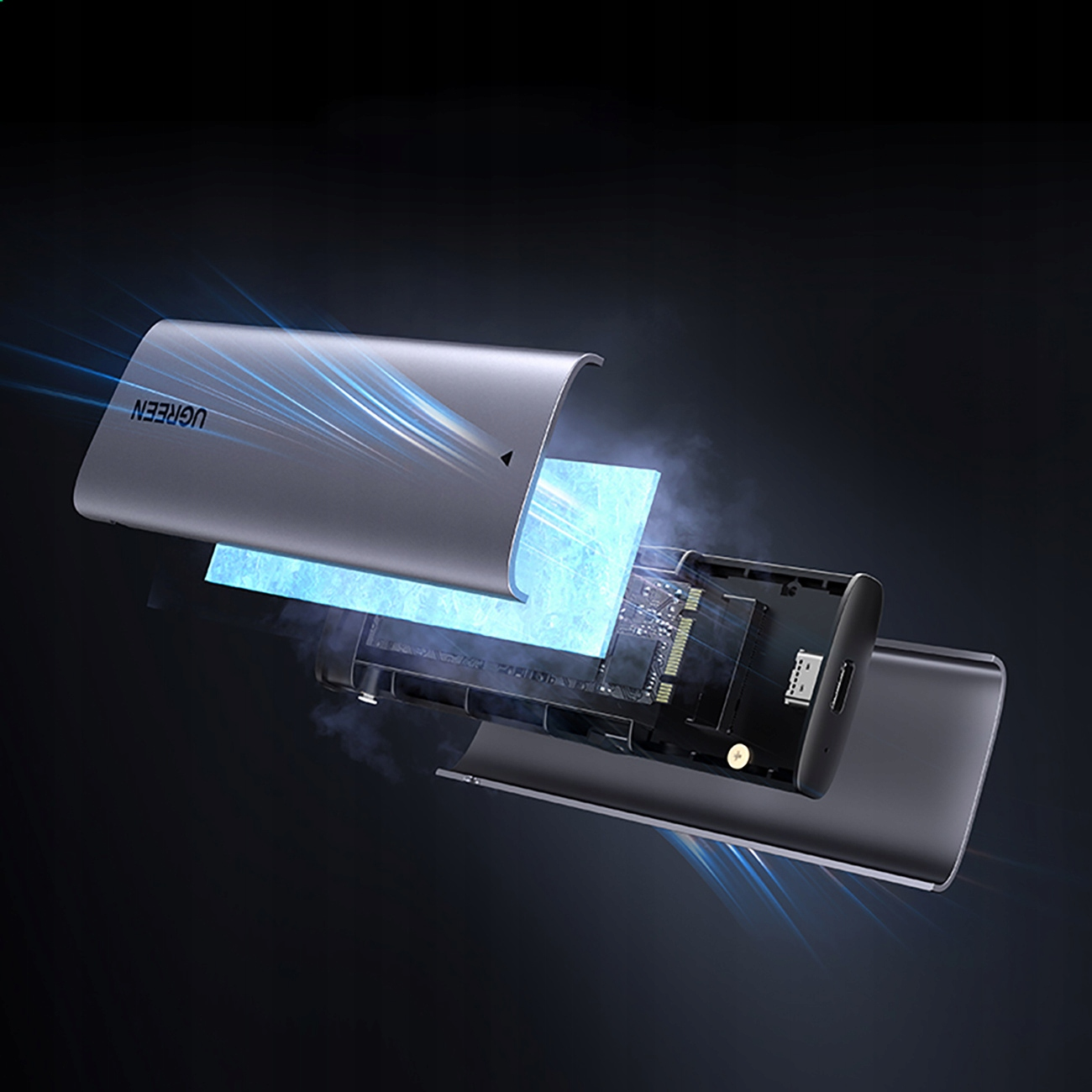 Zewnętrzny dysk SSD UGREEN z odsłoniętymi elementami i niebieskim światłem.