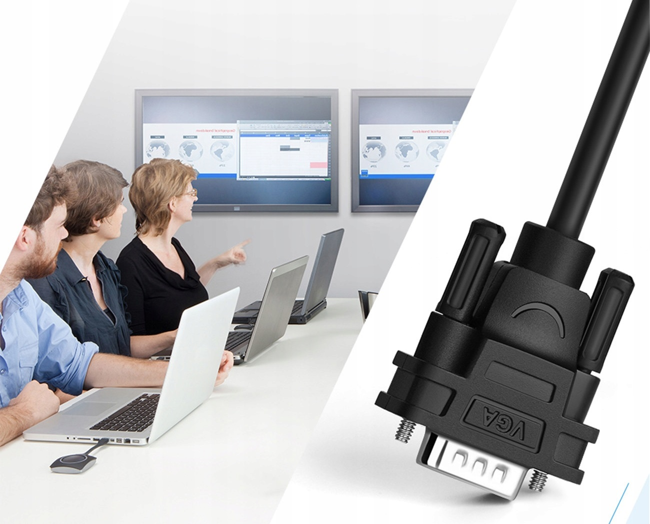 Ludzie w sali konferencyjnej z laptopem i dwoma ekranami oraz kablem VGA.