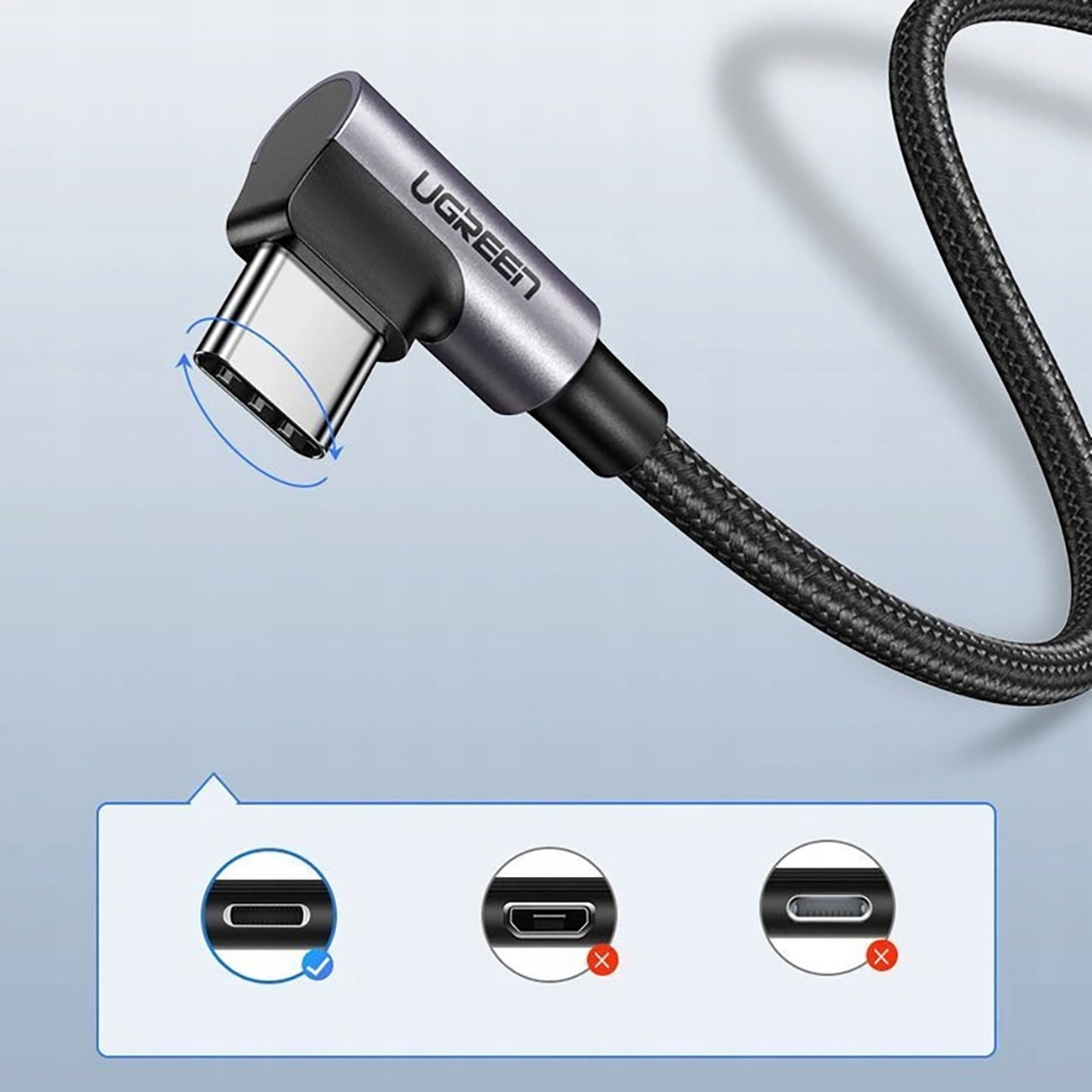 Zbliżenie czarnego kabla USB-C ze złączem kątowym 90 stopni. Widoczne logo UGREEN.