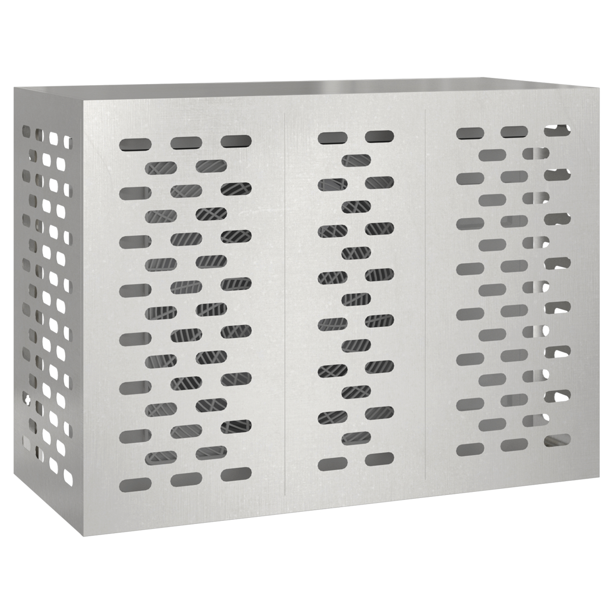 Eine silberfarbene Metall-Klimaanlagenabdeckung mit perforiertem Design. Sie steht vor weißem Hintergrund.