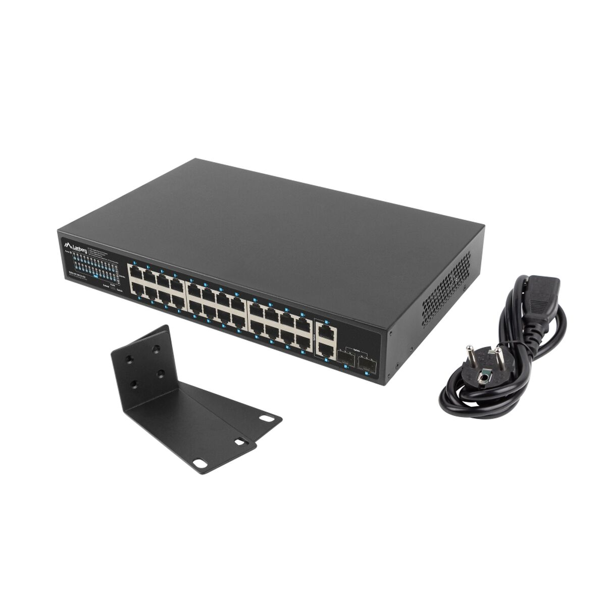 Schwarzer Netzwerk-Switch mit Anschlüssen, einem Netzkabel und einem Winkel, auf weißem Hintergrund.