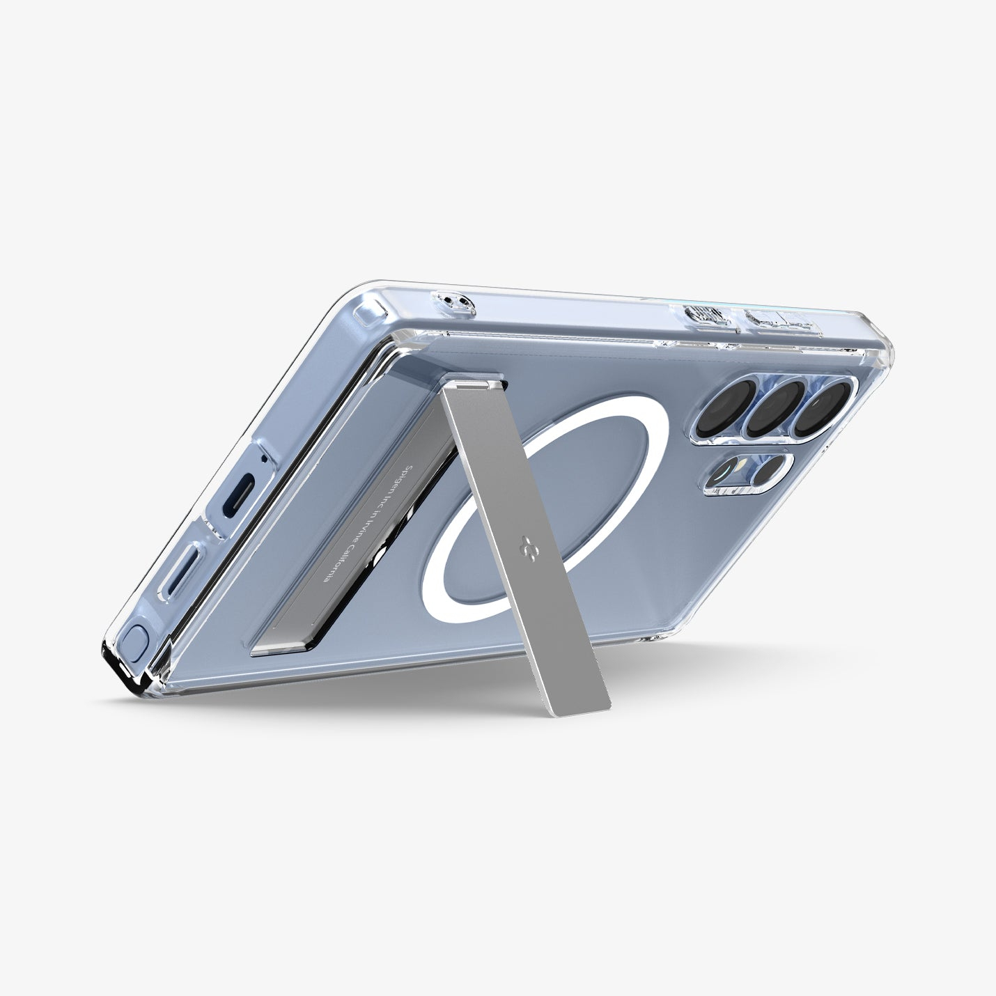 Een doorzichtige telefoonhoes met een standaard. Er zit een telefoon in. Hij staat schuin en toont de achterkant en zijkant.