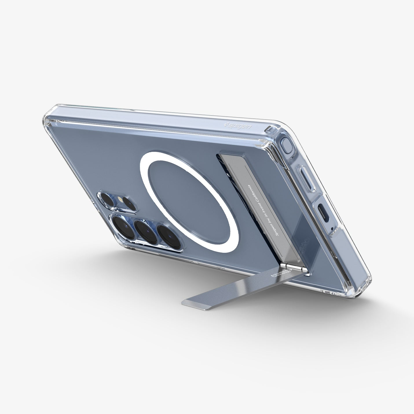 Een doorzichtige telefoonhoes met een standaard. De telefoon erin staat schuin en toont de achterkant en zijkant.