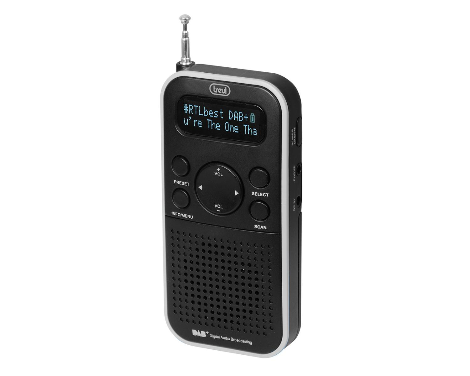 Una radio portatile nera e grigia con un display digitale che mostra il testo. Sfondo bianco.