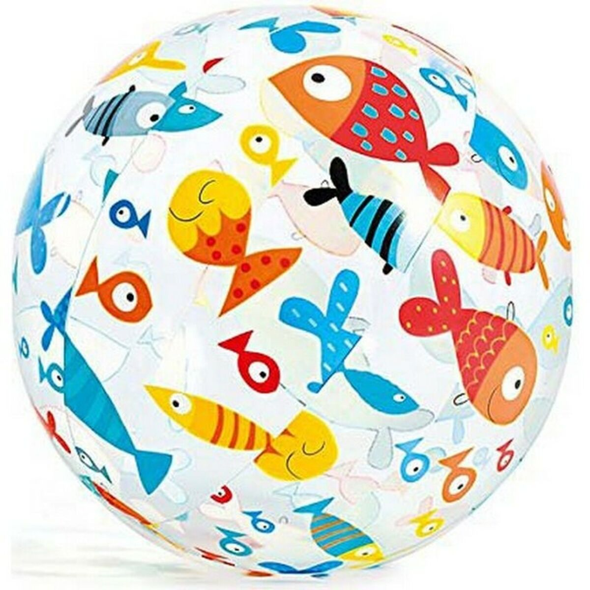 Ein Strandball mit bunten Fischmotiven. Fische sind rot, gelb, blau und orange.
