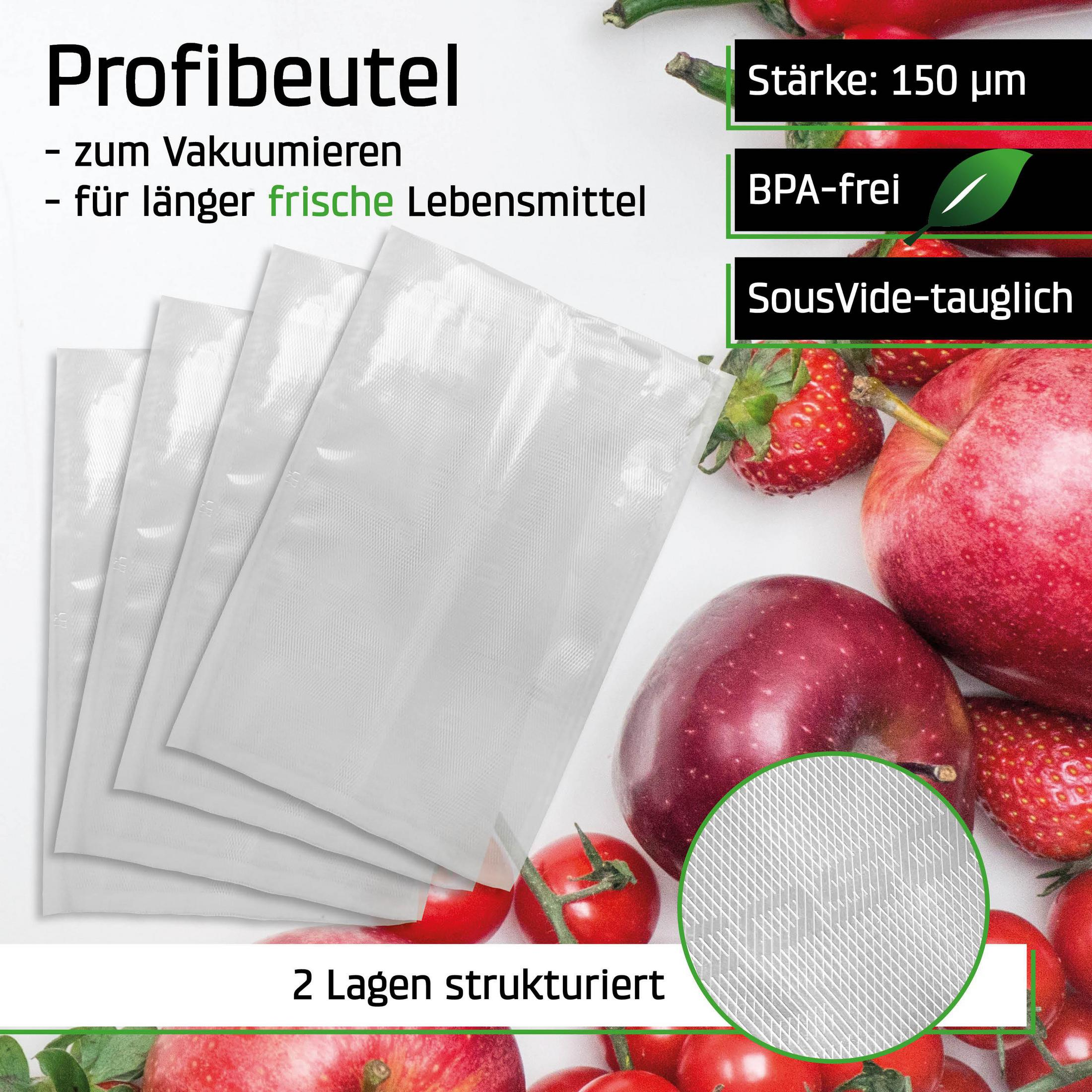 Vakuumbeutel mit Erdbeeren und einem Apfel.