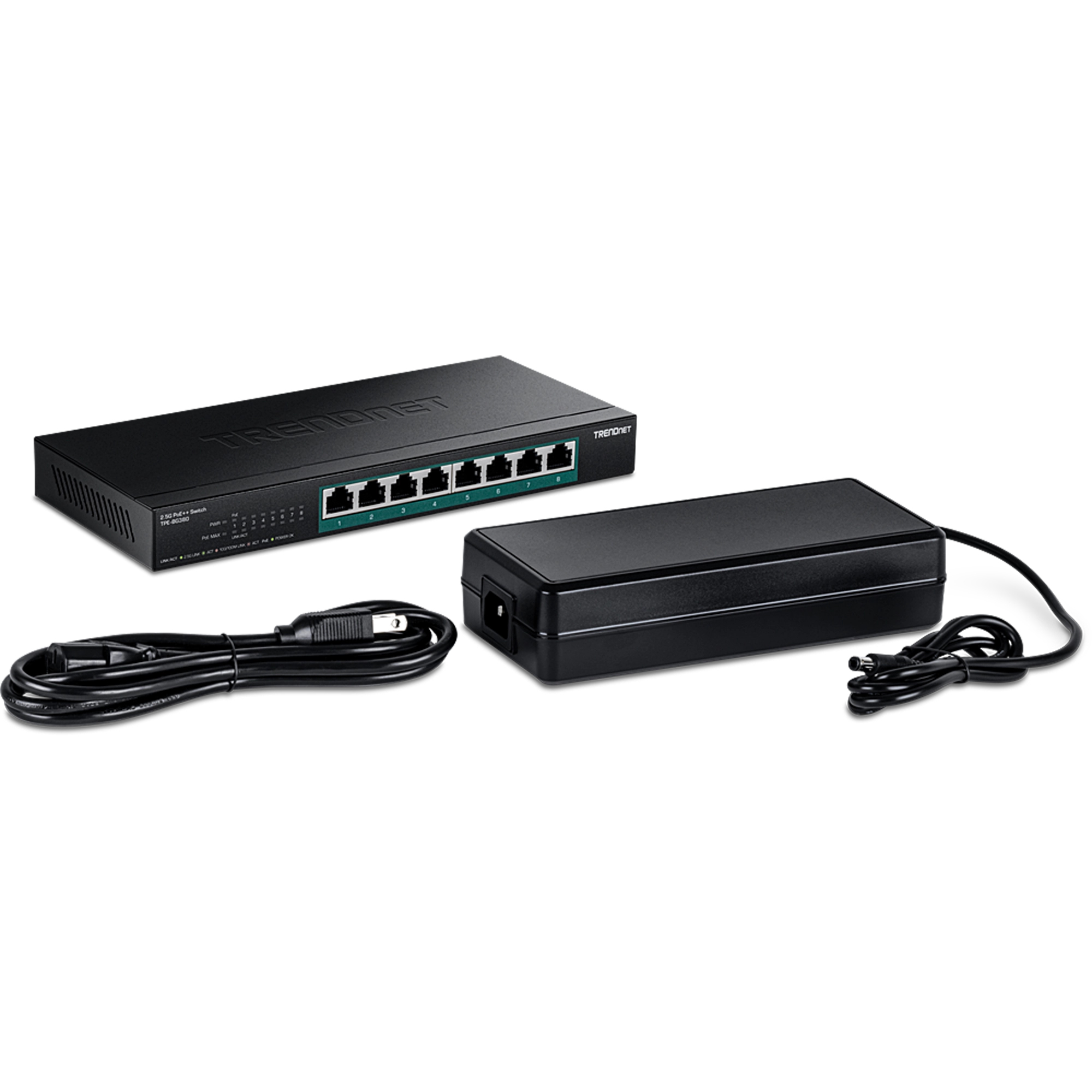 Commutateur Trendnet noir à 8 ports, adaptateur secteur et câble d'alimentation. Le tout sur fond blanc. Le commutateur a des ports.
