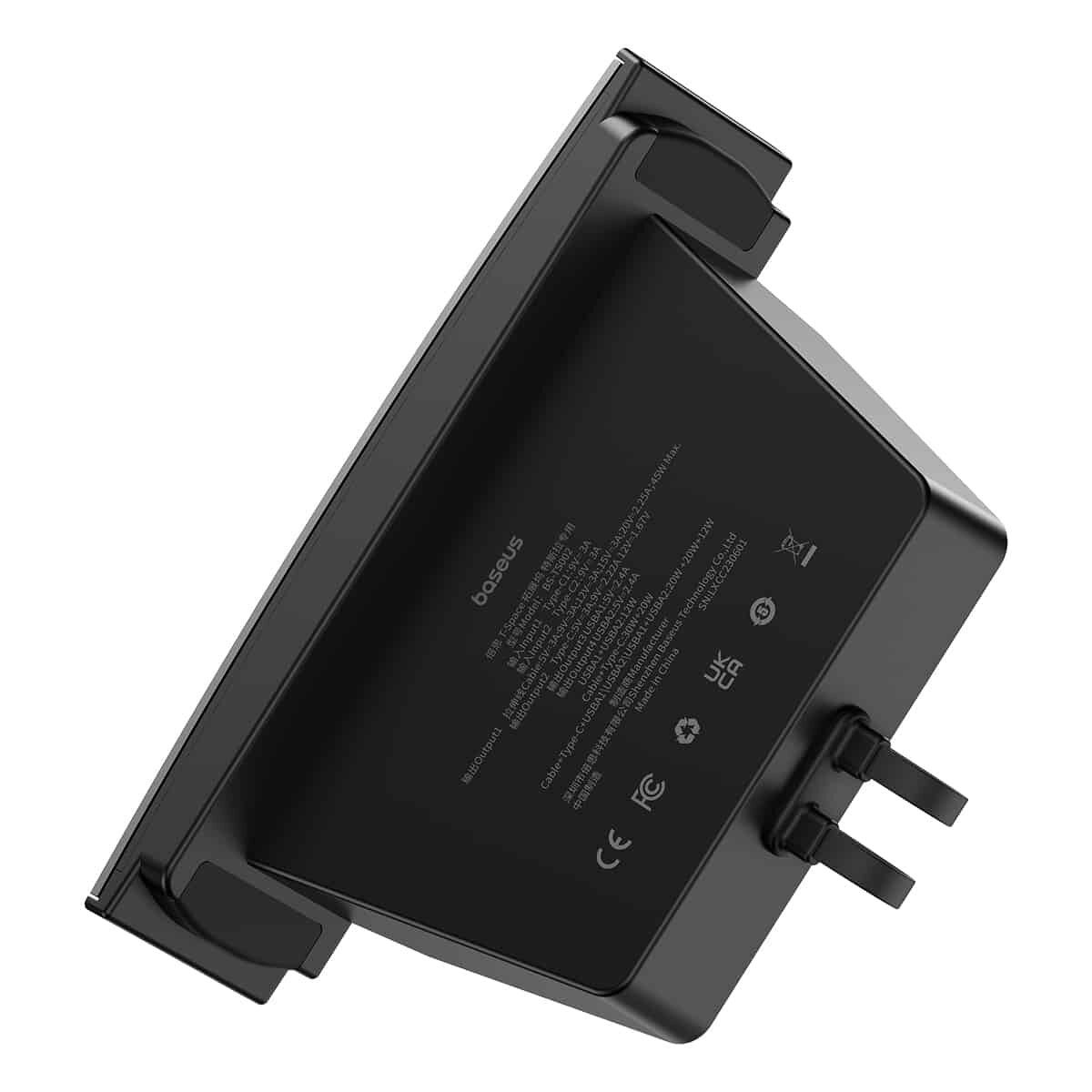 Adaptador de corriente negro con dos clavijas, etiquetado con información del producto y logotipos.