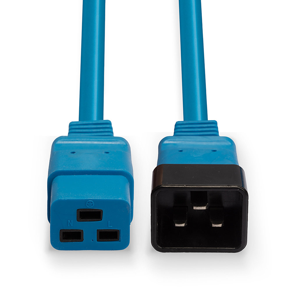 Zwei blaue Stromkabel, eines mit einem weiblichen Anschluss und das andere mit einem männlichen Anschluss, auf Weiß.