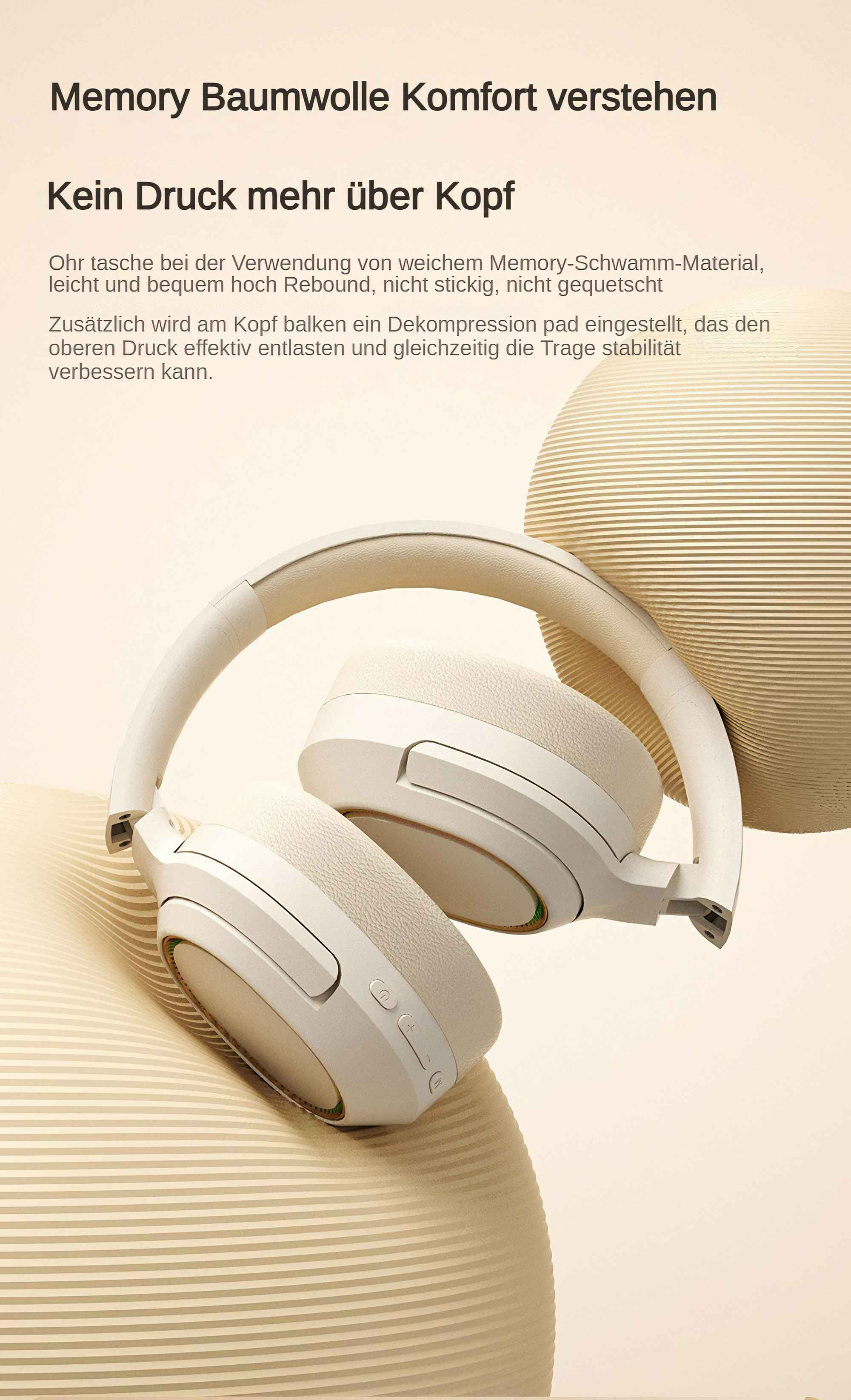 Weiße Kopfhörer mit beigen Ohrmuscheln liegen offen. Text auf Deutsch über Komfort.