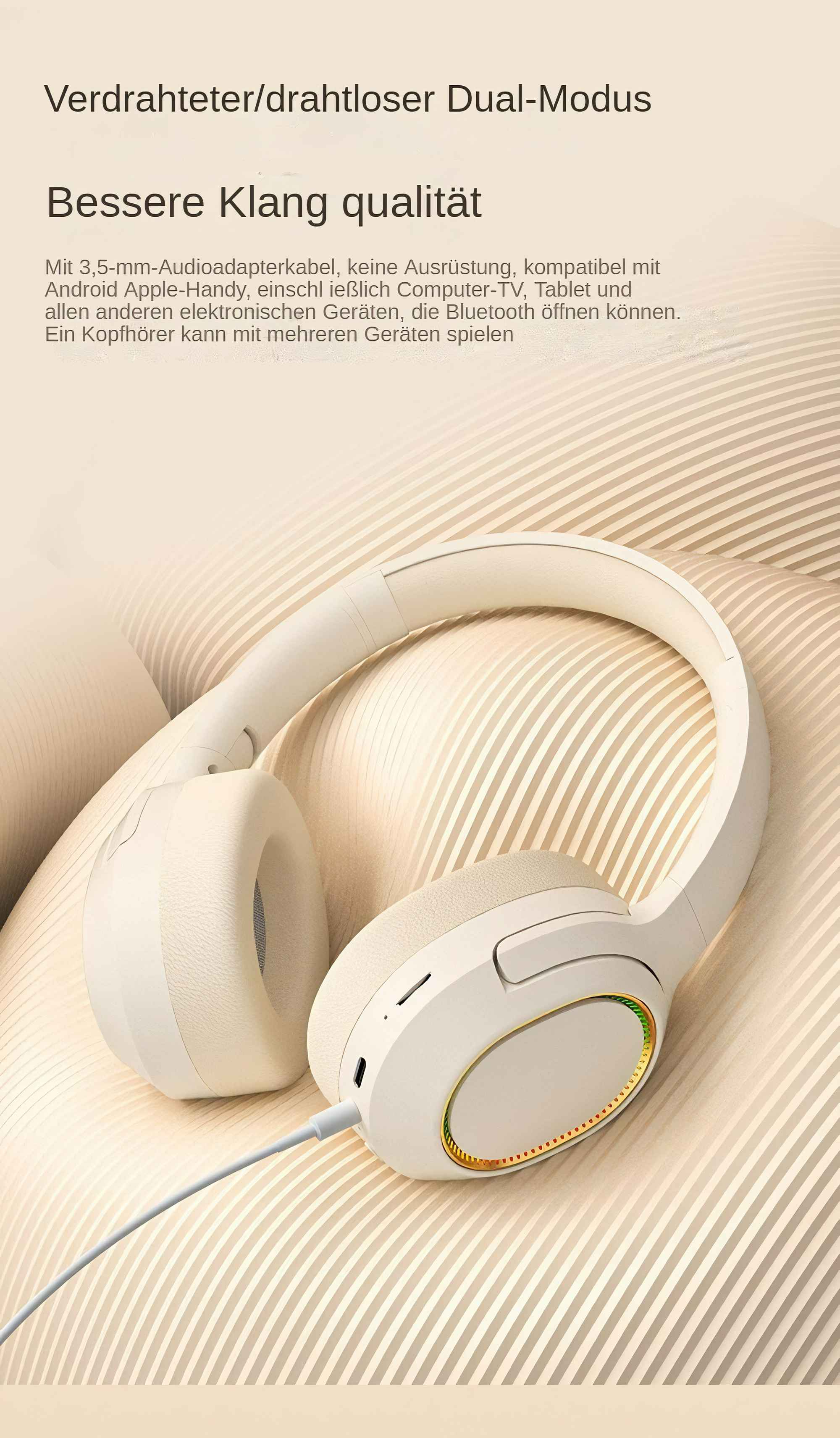 Weiße Kopfhörer mit goldenen Akzenten, Kabel, auf strukturiertem Hintergrund. Text oben und unten.