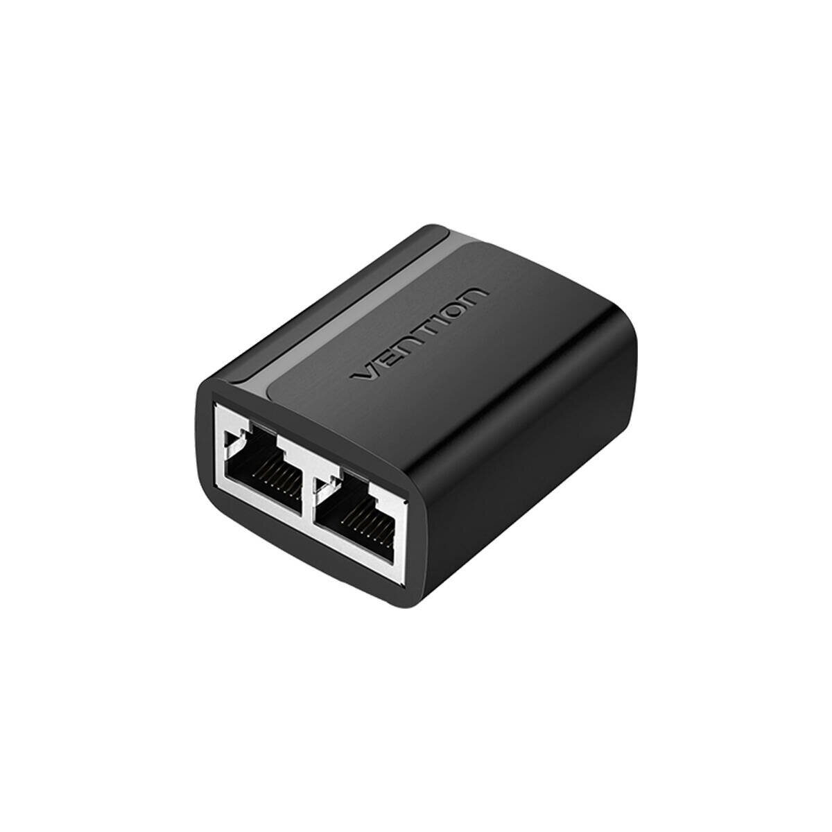 Ein kleiner, schwarzer Vention-Adapter mit zwei Ethernet-Anschlüssen wird vor einem weißen Hintergrund gezeigt und ist für Netzwerkverbindungen konzipiert.