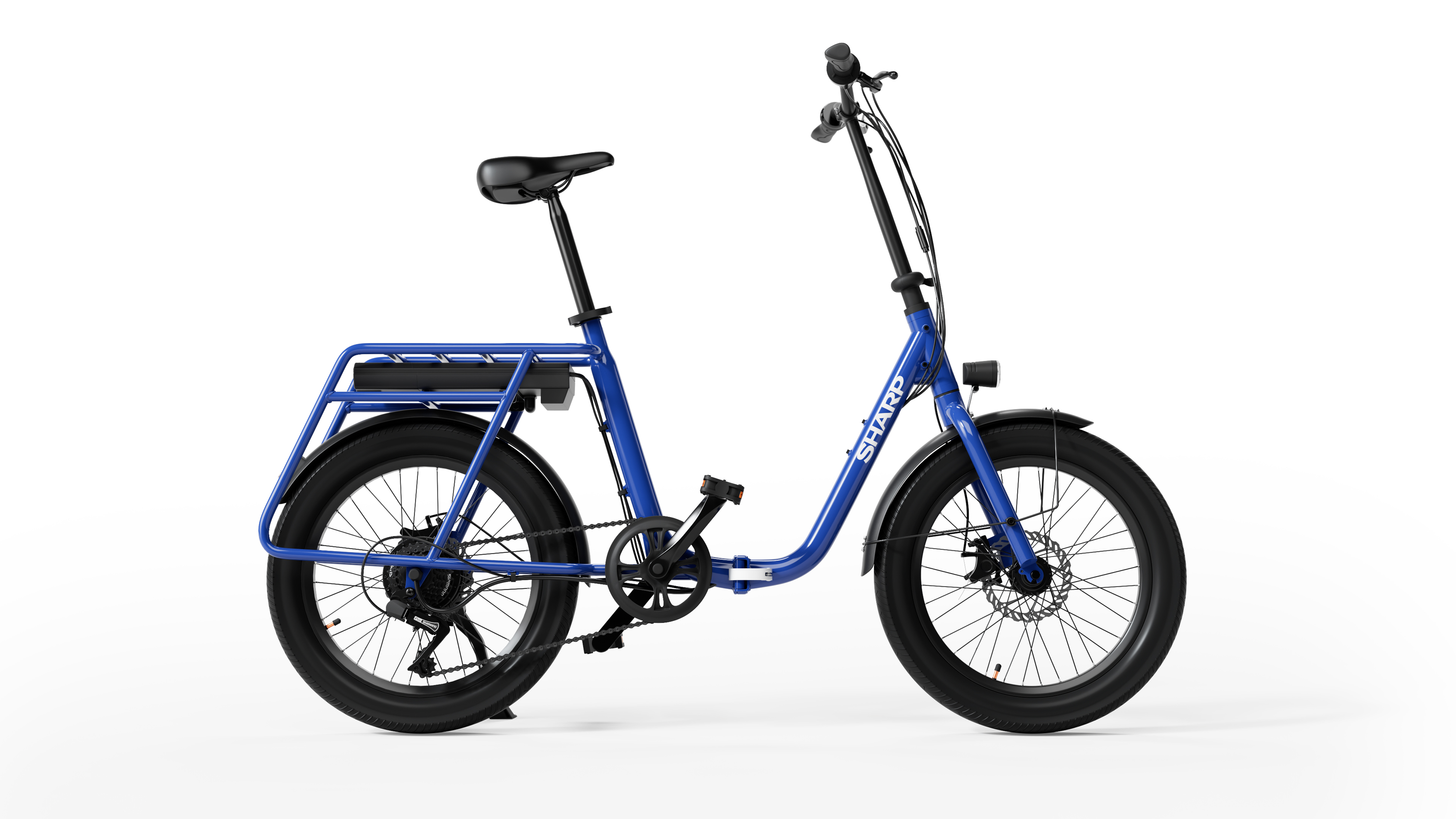 Blaues SHARP Elektrofahrrad auf weißem Hintergrund. Das Bild zeigt das komplette Fahrrad.