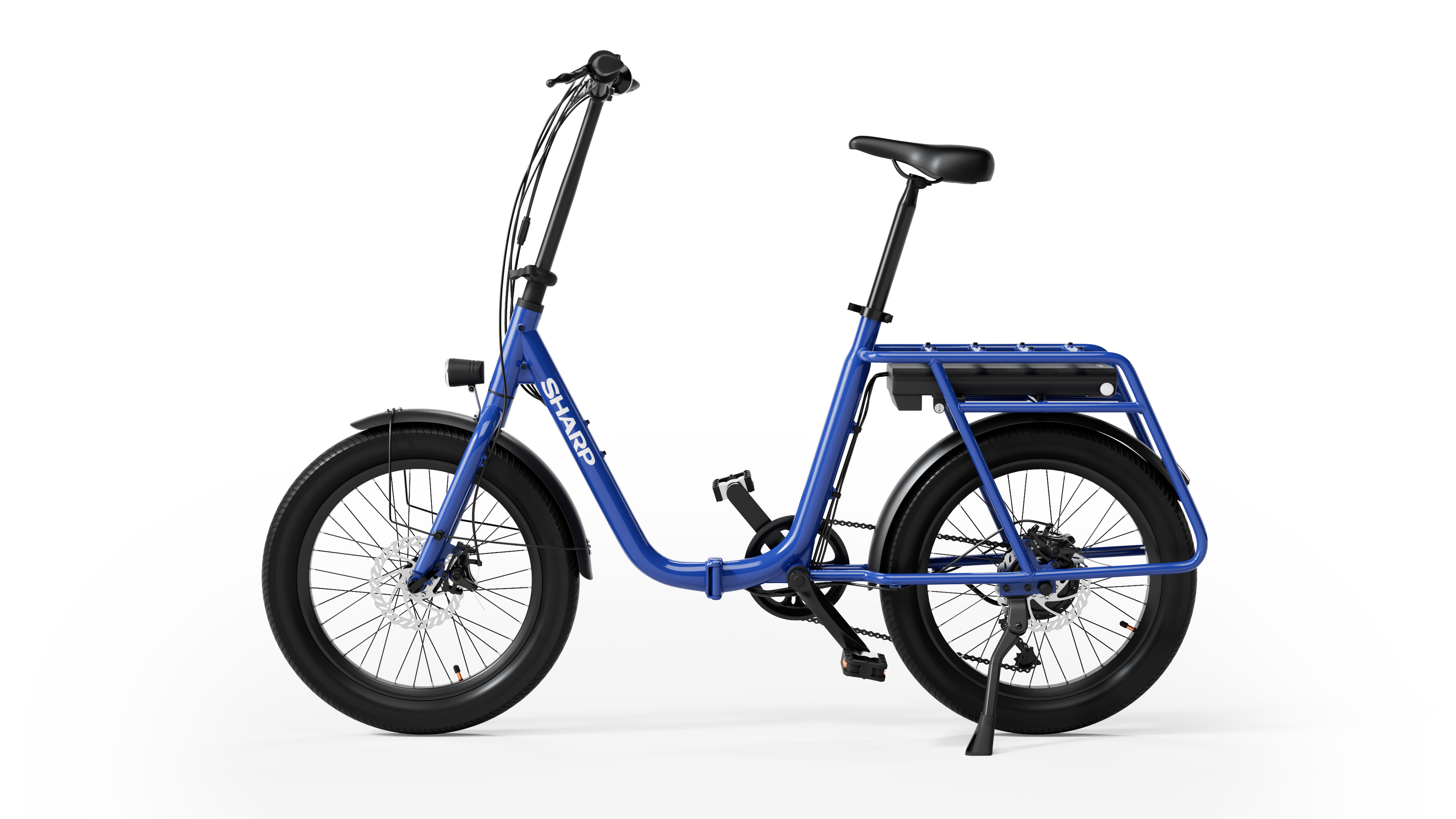 Blaues SHARP Elektrofahrrad, Seitenansicht. Weißer Hintergrund. Zeigt Rad, Sitz und Lenker.