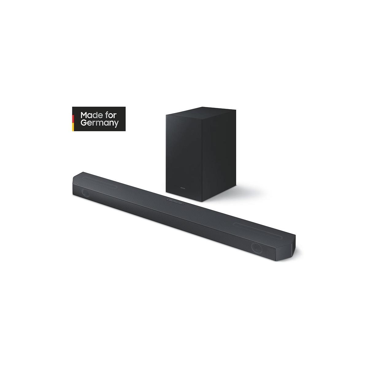 Samsung Soundbar und Subwoofer, beide schwarz, auf weißem Untergrund.