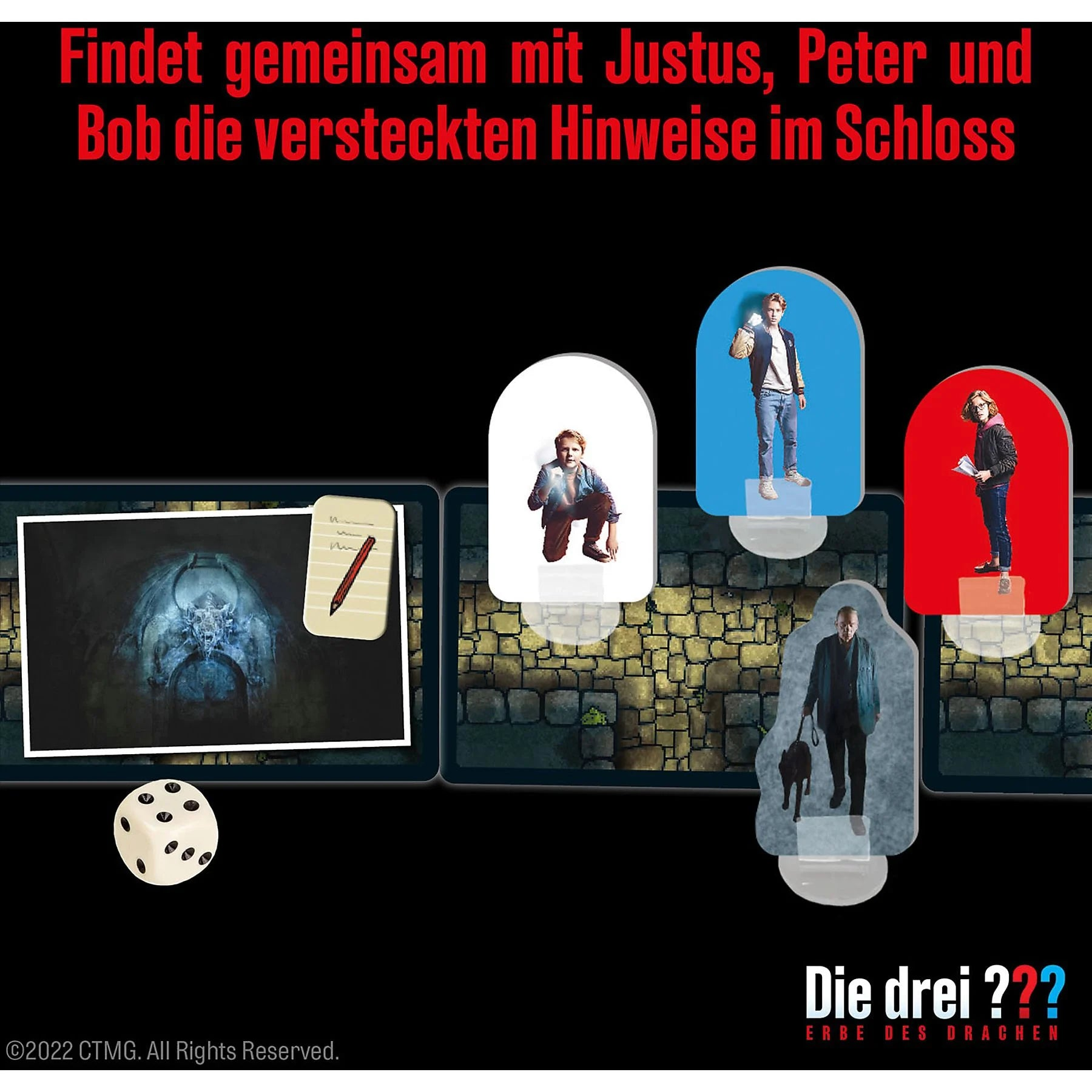 Drei junge Leute vor einer Szene. Sie stehen vor einem Hintergrundbild.
