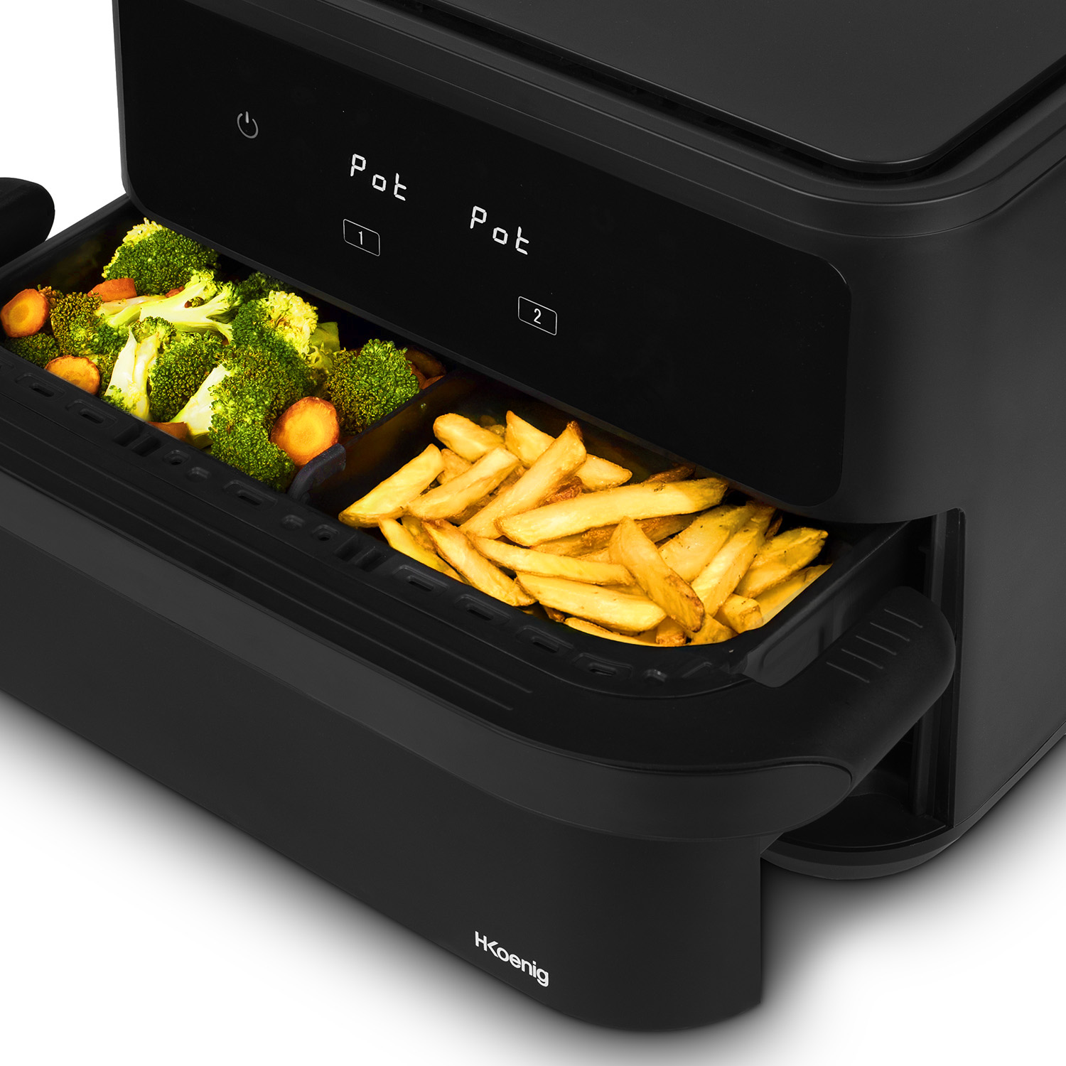 Schwarzer Airfryer mit zwei Schalen, eine mit Brokkoli und Karotten und die andere mit Pommes Frites.