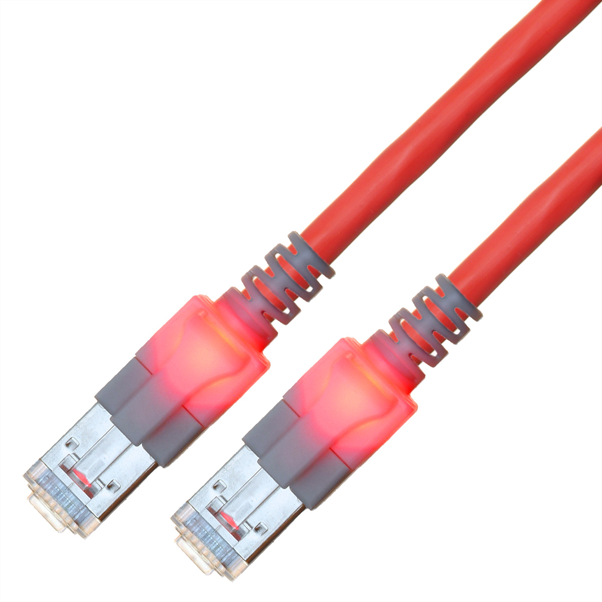 Zwei rote Netzwerkkabel mit beleuchteten Steckern, diagonal über den Rahmen geneigt.