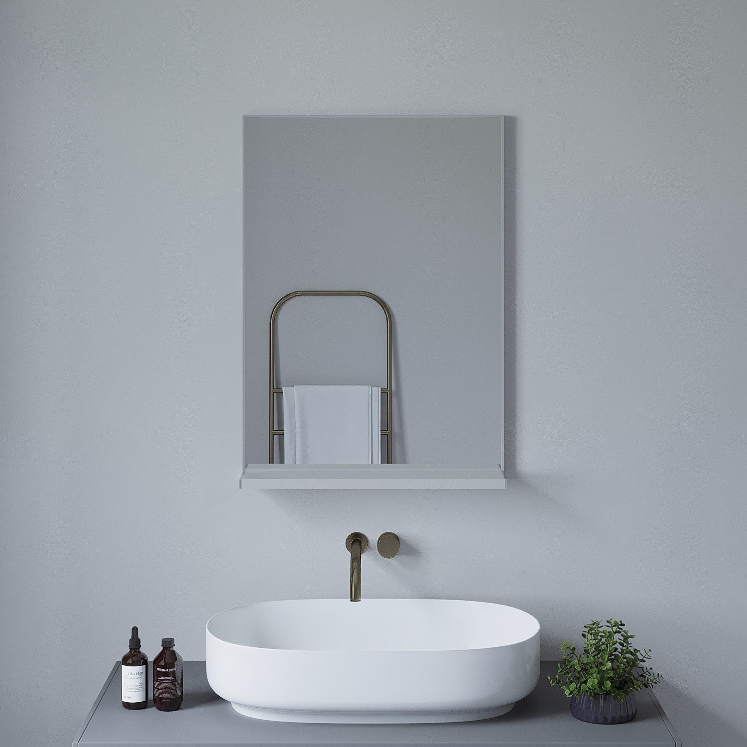 Eine moderne Badeszene mit Spiegel, Waschbecken und Accessoires. Das Farbschema ist neutral.
