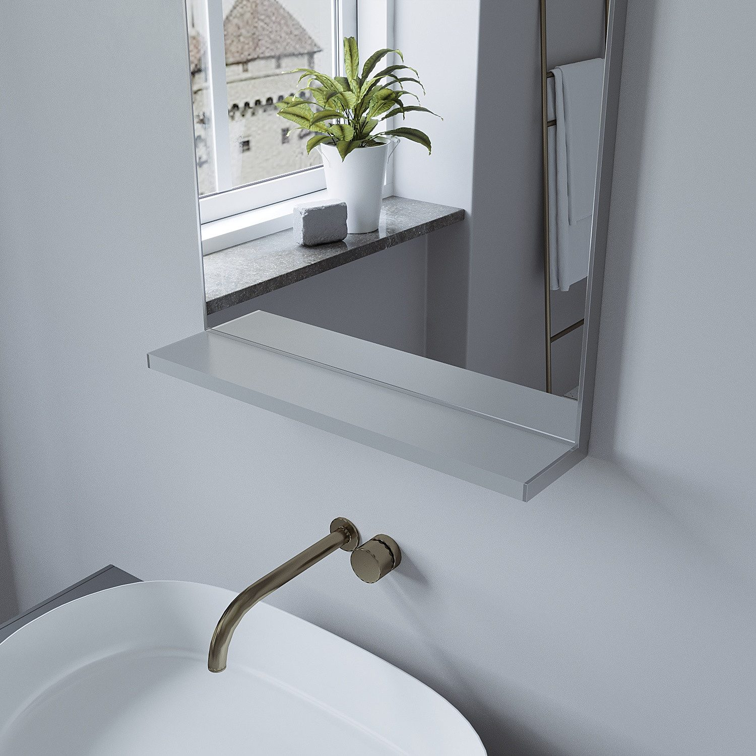 Badezimmer-Szene mit Spiegel und Ablage. Zeigt eine Pflanze, Wasserhahn und einen Blick aus dem Fenster mit einem Gebäude.