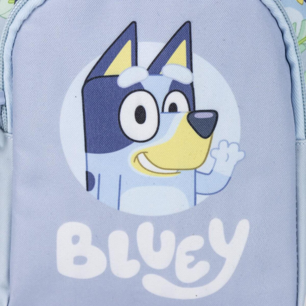 Mochila de Bluey. Personaje de Bluey en la parte delantera, fondo azul claro con la palabra 'Bluey'.