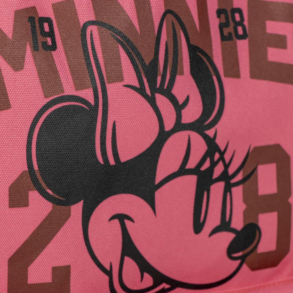 Minnie Mouse Gesicht auf einer rosa Tasche mit den Nummern 19 und 28. Schwarze und braune Details.