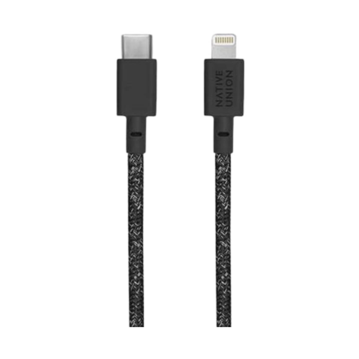 Deux câbles de charge noirs : un USB-C et un Lightning. Les deux ont des cordons mouchetés noirs et gris.