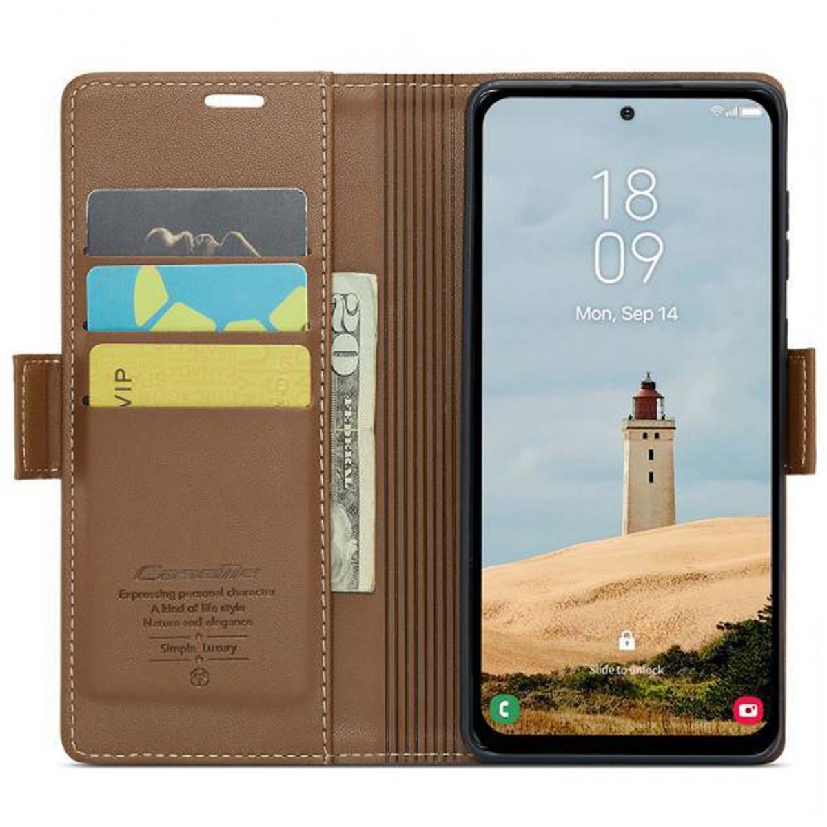 Braune Handyhülle offen, zeigt Telefon mit Datum, Karten, Bargeld und Leuchtturmbild.