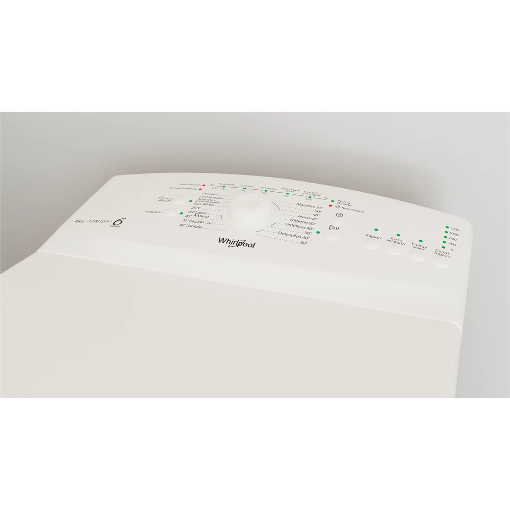 Primer plano del panel de control de lavadora de carga superior. Ajustes de programa.