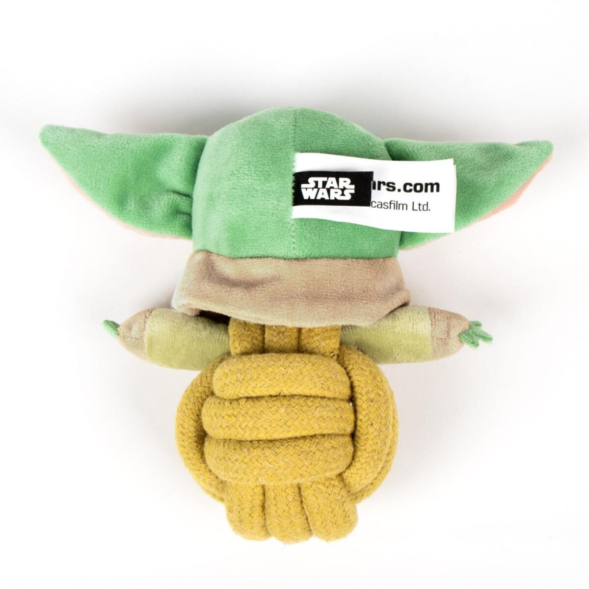 Baby Yoda Plüschtier mit Star Wars Etikett und geknotetem gelben Seil, vor weißem Hintergrund.