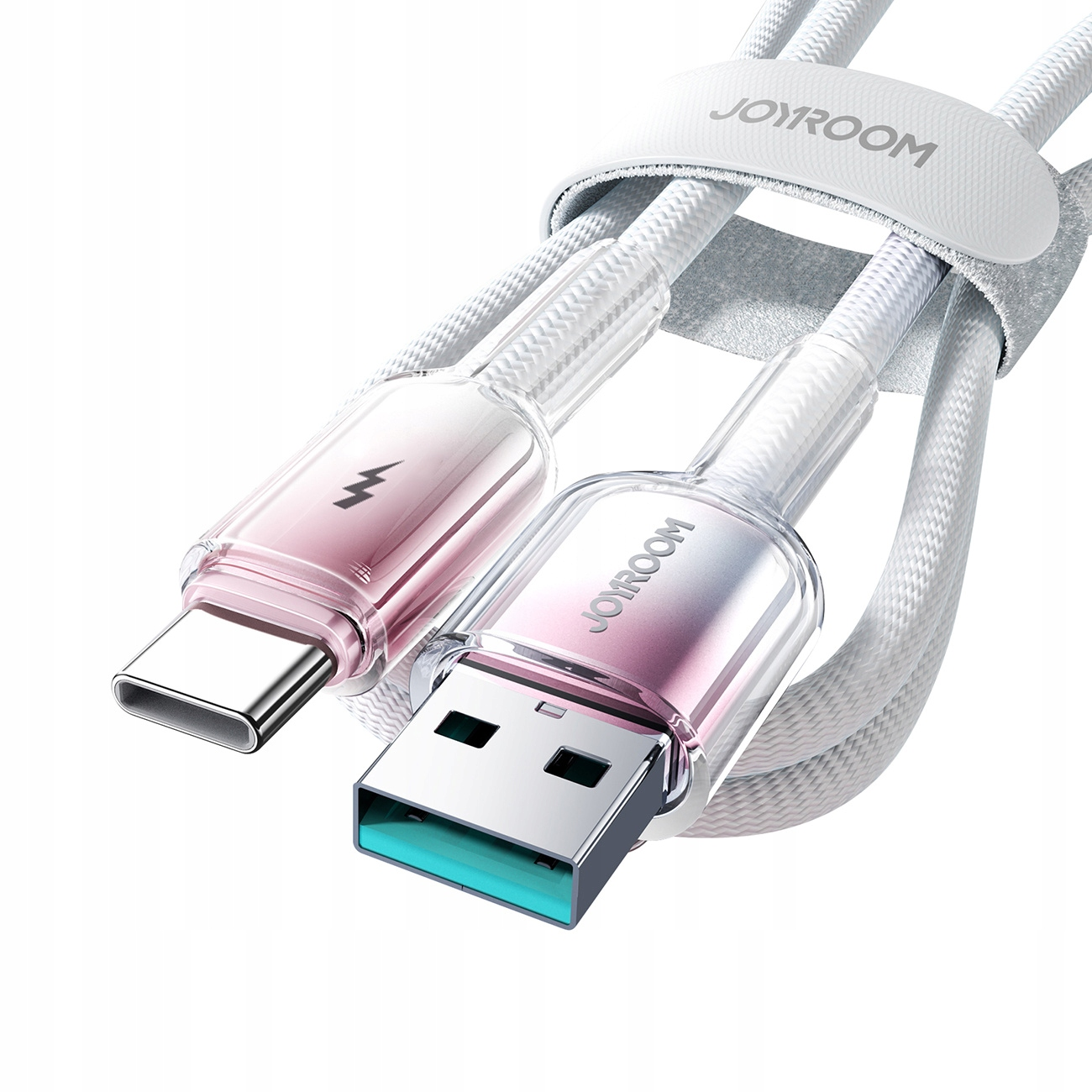 Ein weißes USB-Kabel mit einem rosa und silbernen USB-C-Anschluss und einem USB-Anschluss. Der Markenname ist sichtbar.