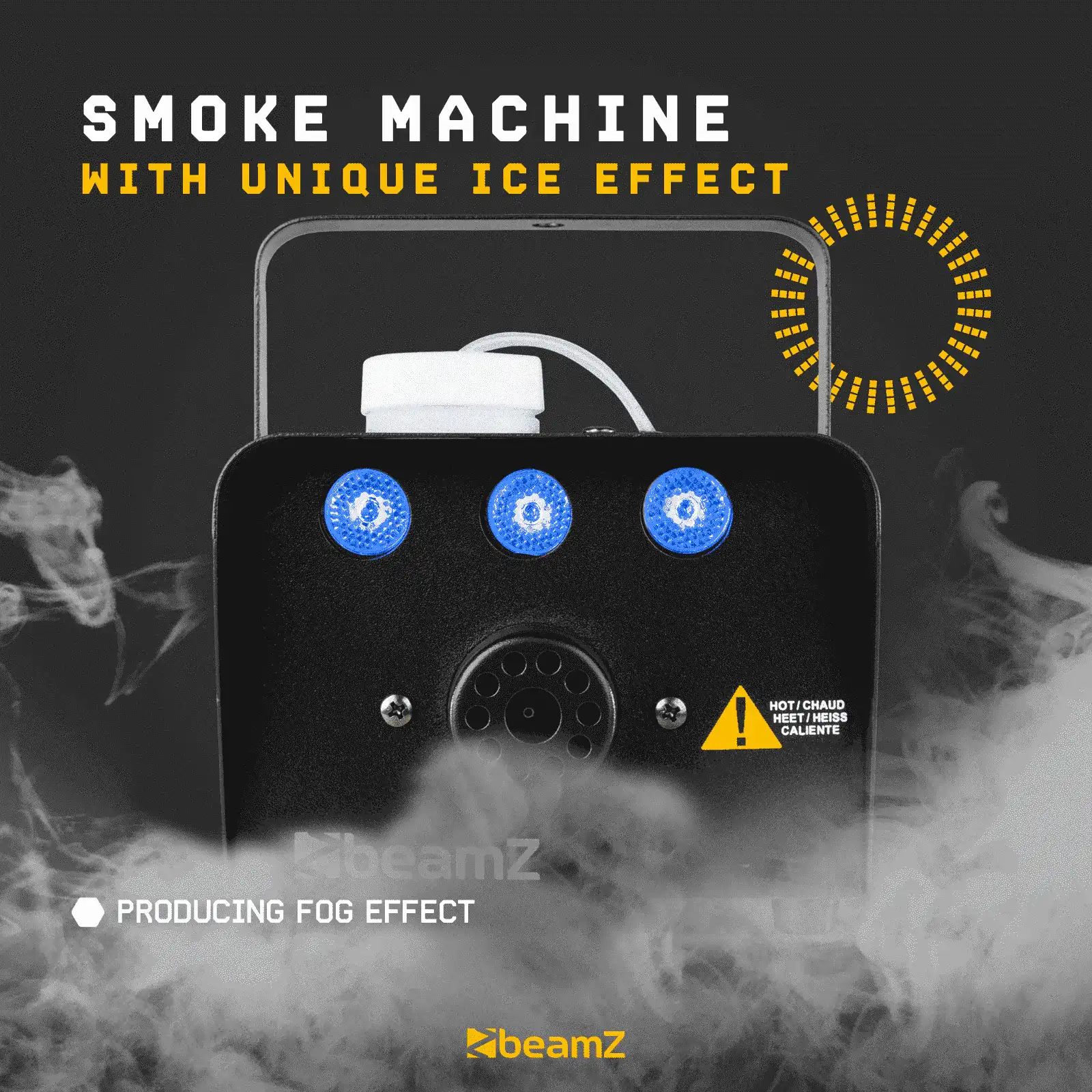 Máquina de humo beamz negra produciendo un efecto de niebla. Tres luces azules al frente. Señal de advertencia amarilla.
