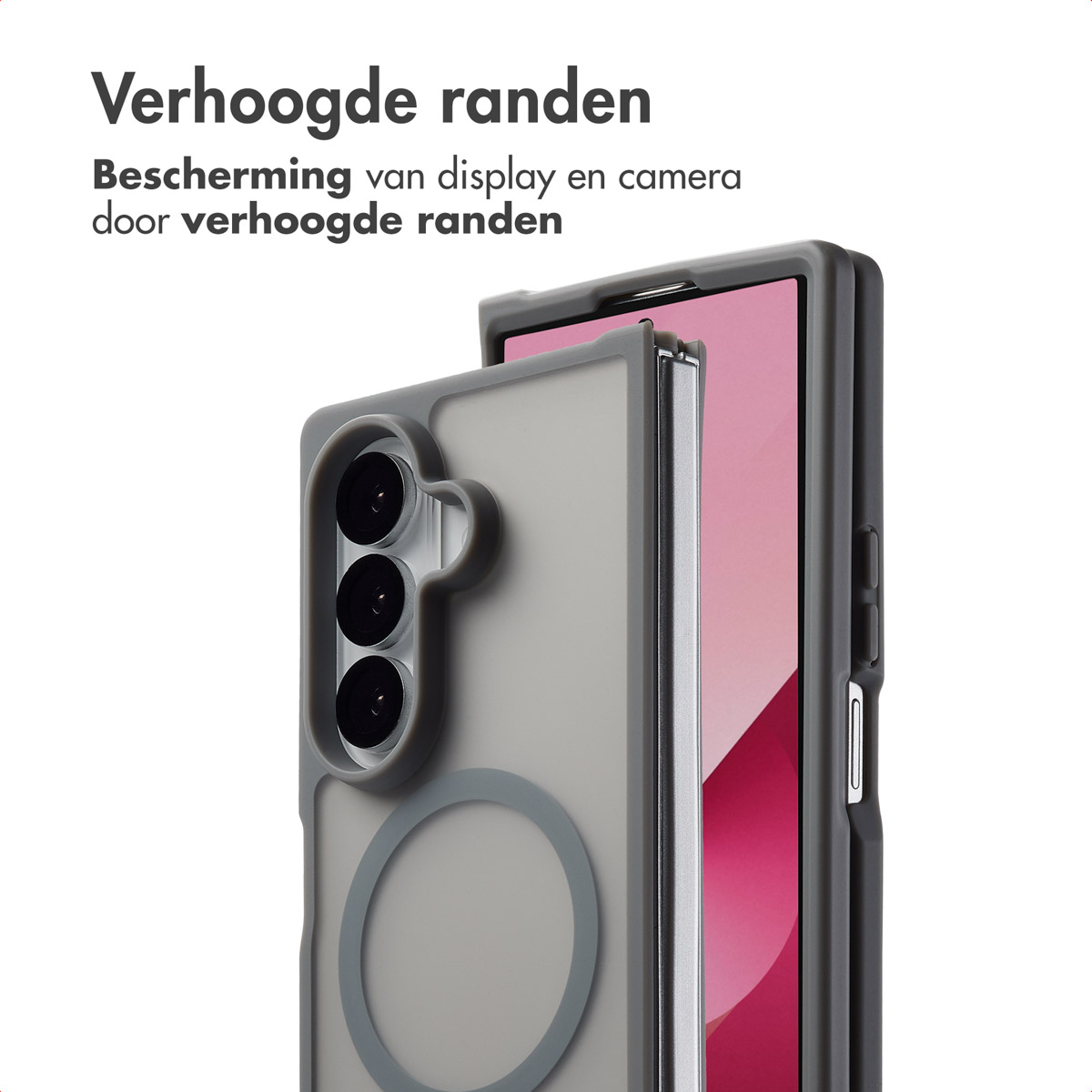 Telefoonhoesjes met MagSafe accessoires. Tekst: Extra bescherming voor display en camera door verhoogde randen.