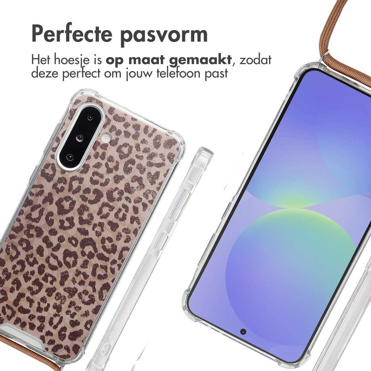 Twee telefoons met luipaardprint en transparante hoesjes. Tekst 'Perfecte pasvorm' bovenaan.