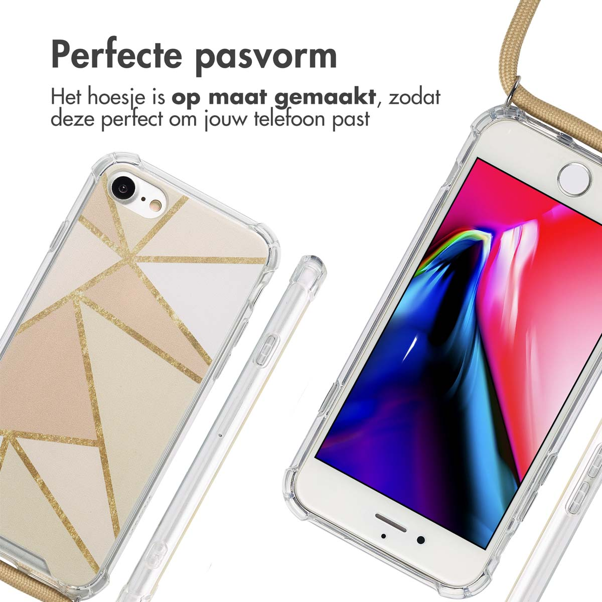 Téléphone dans une coque transparente avec un design géométrique doré et une coque beige.
