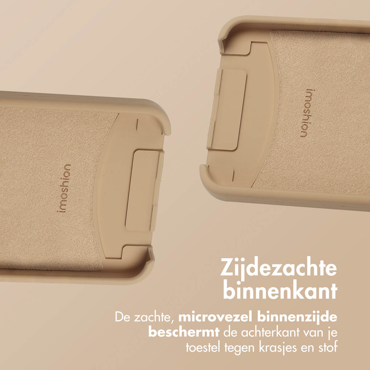 Twee telefoonhoeshelften. De hoes is beige en heeft een zacht interieur. De achtergrond is ook beige.