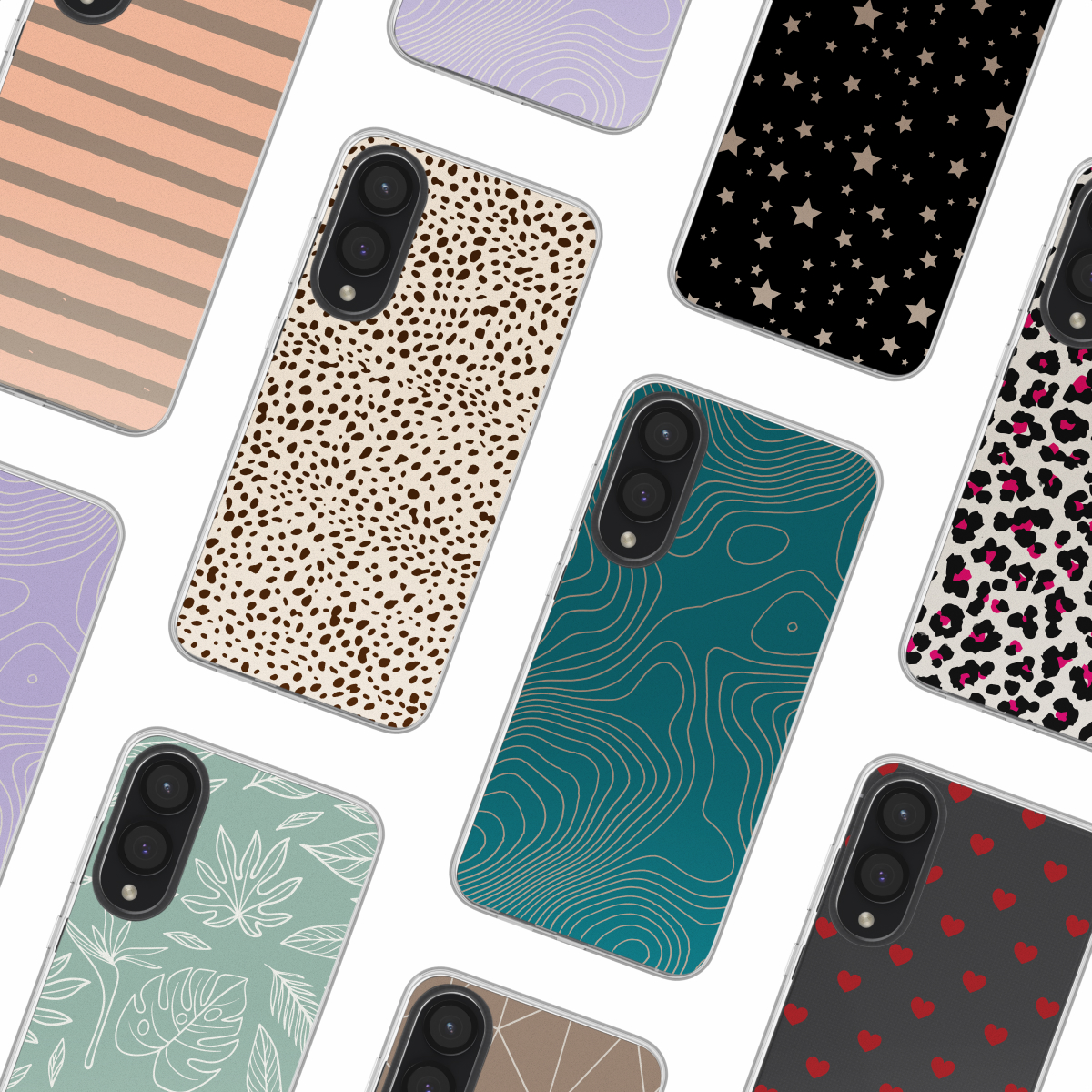 Een verzameling telefoonhoesjes met diverse ontwerpen. De hoesjes hebben verschillende kleuren en patronen. Er worden diverse ontwerpen getoond.