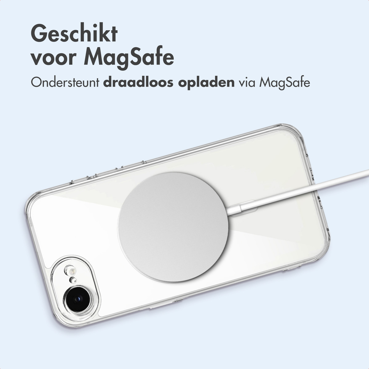 Telefono su un caricatore MagSafe bianco, che mostra il retro e la connessione del caricatore.