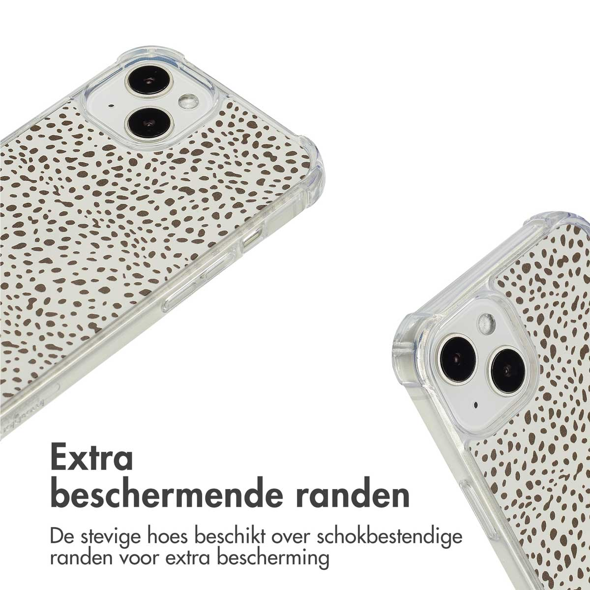 Twee telefoonhoesjes met een dalmatiër stip patroon. De hoesjes zijn transparant met een wit en bruin stip ontwerp.