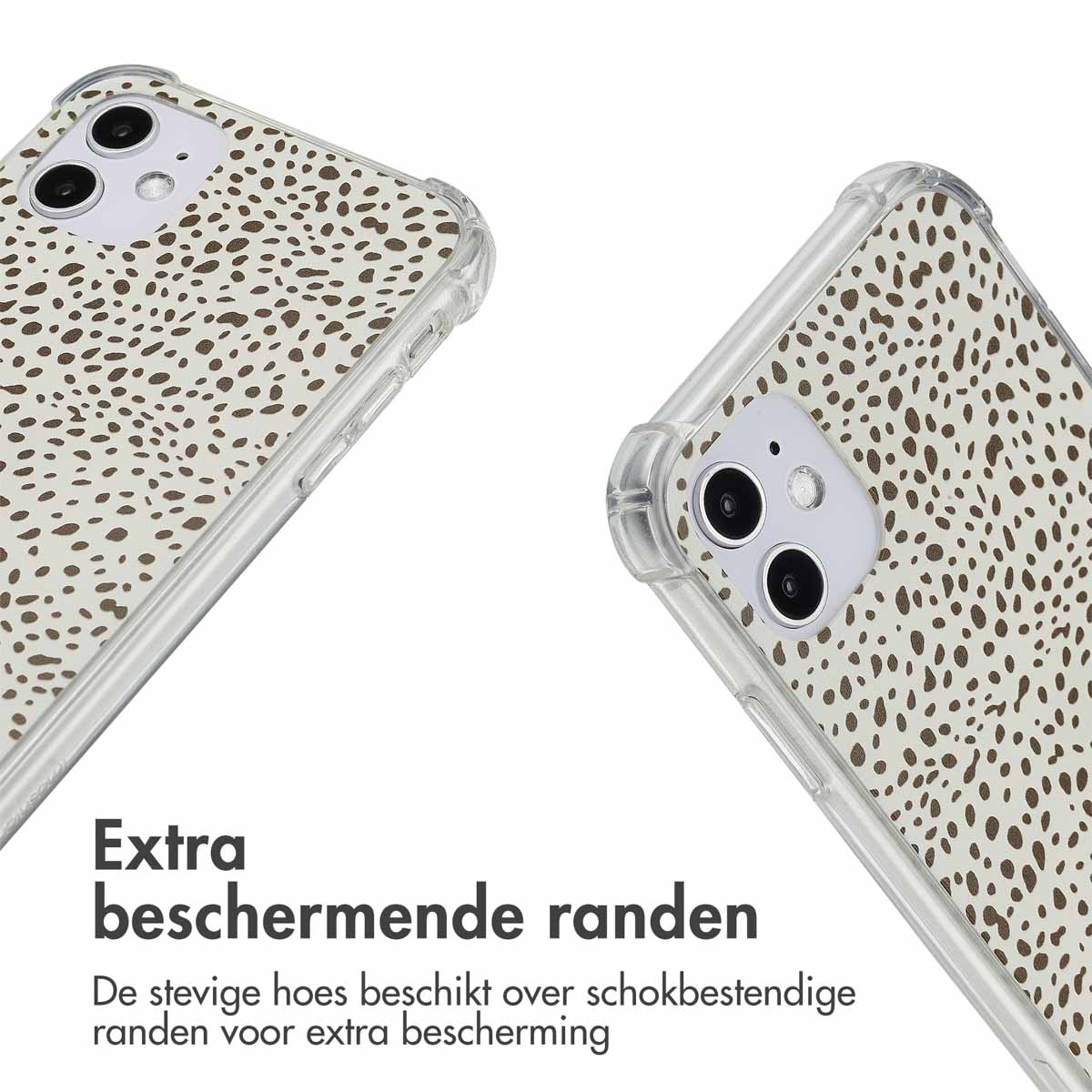 Téléphone avec coque à pois blancs et bords résistants aux chocs.
