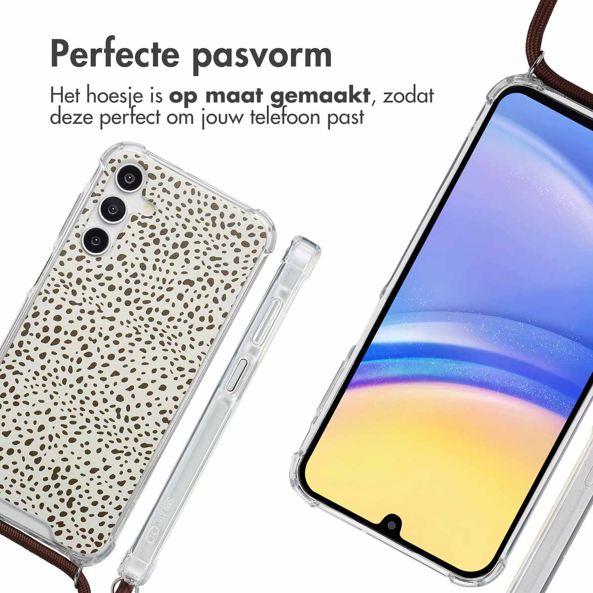 Telefoon in een hoesje met een bandje. Het hoesje heeft een stippenpatroon. De telefoon en hoesje zijn zichtbaar.