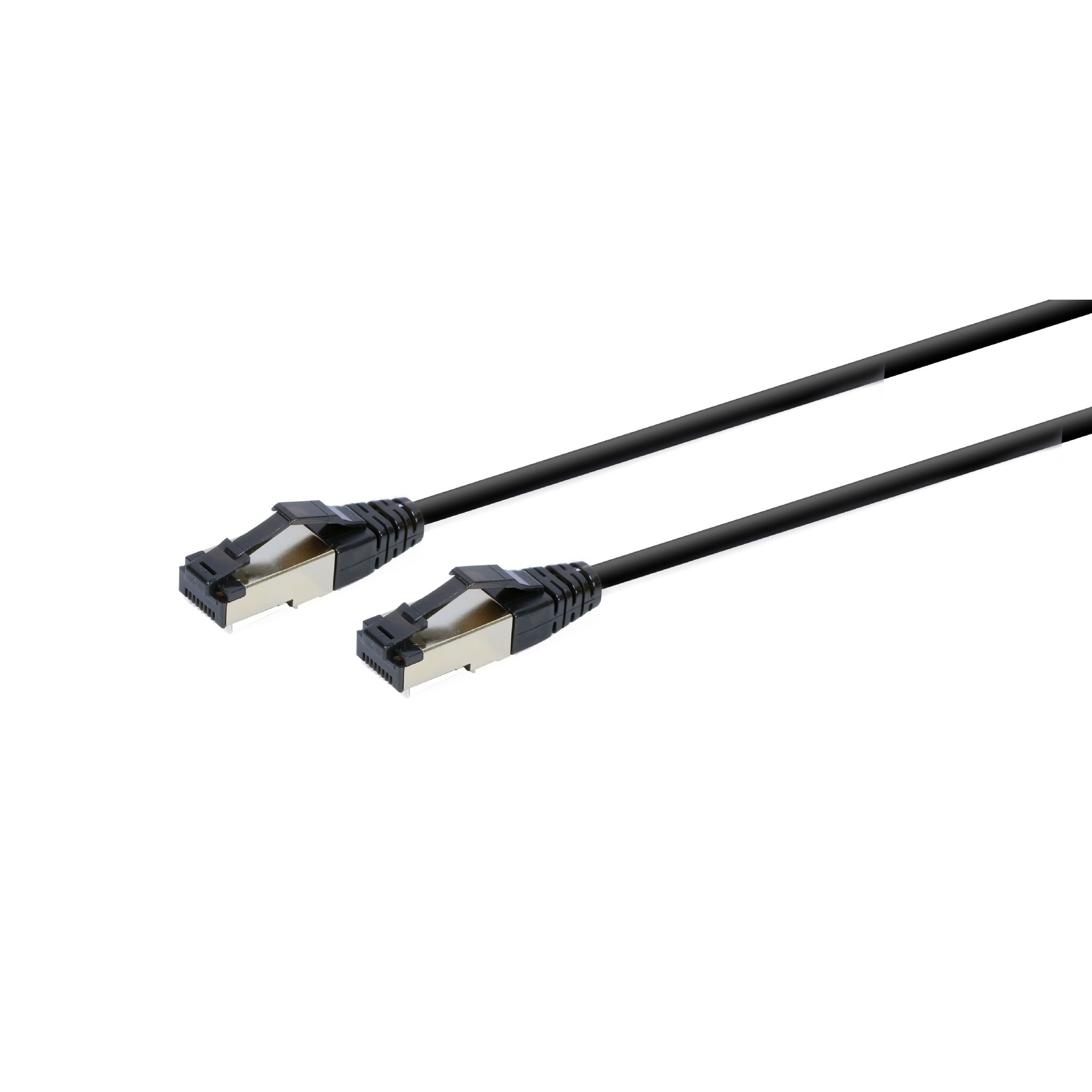 Deux câbles Ethernet noirs avec des connecteurs métalliques, vus sur fond blanc.