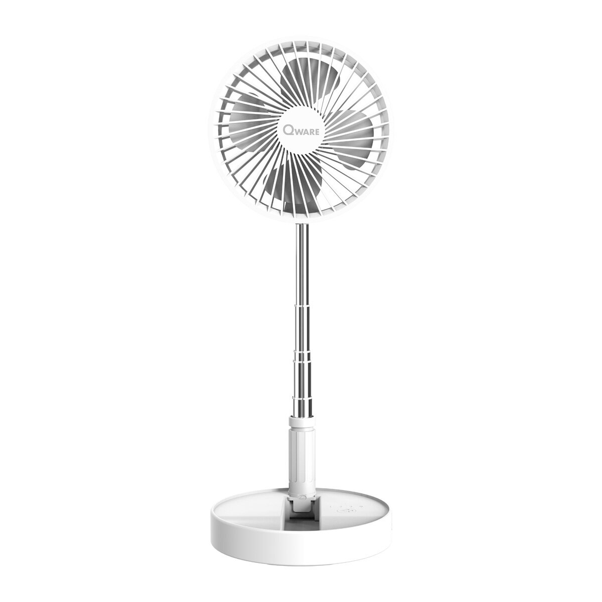 Ein weißer Ventilator mit drei Flügeln, weißem Sockel und Ständer.