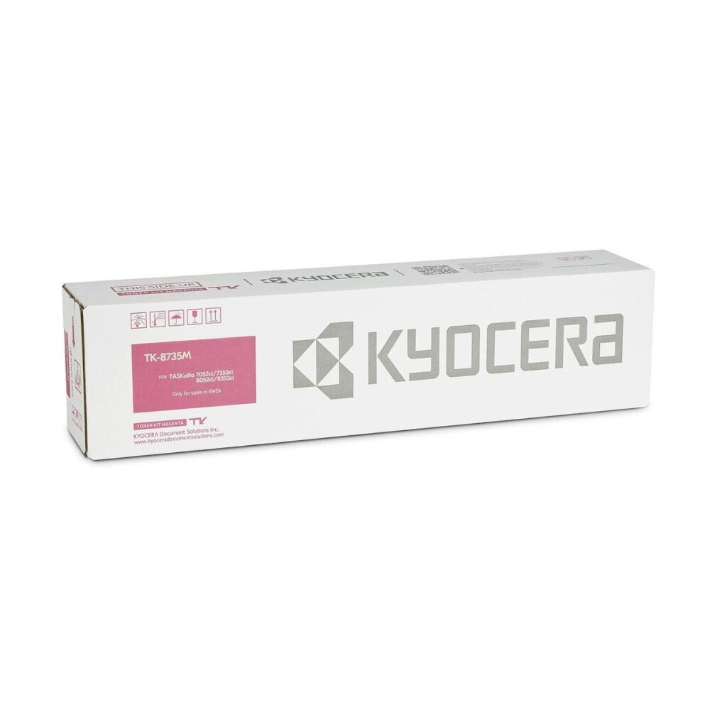 Białe pudełko z tonerem Kyocera z różowym napisem. Na pudełku napis "TK-8735M" i "KYOCERA".
