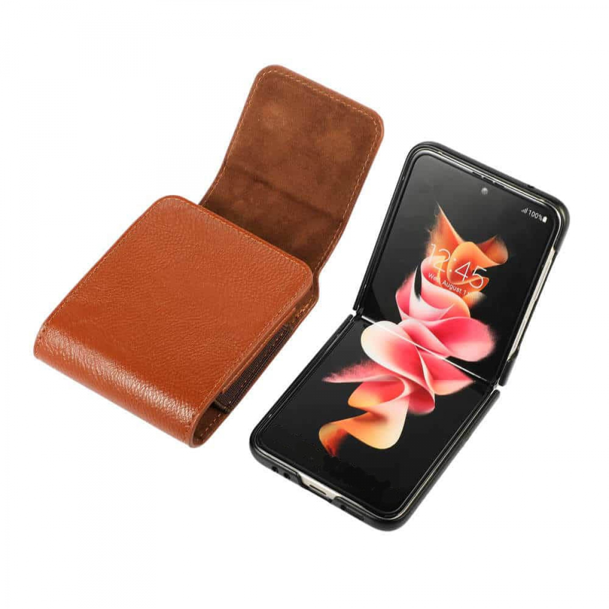 Braune Leder-Handyhülle mit einem Klapphandy darin. Das Telefon ist geöffnet.