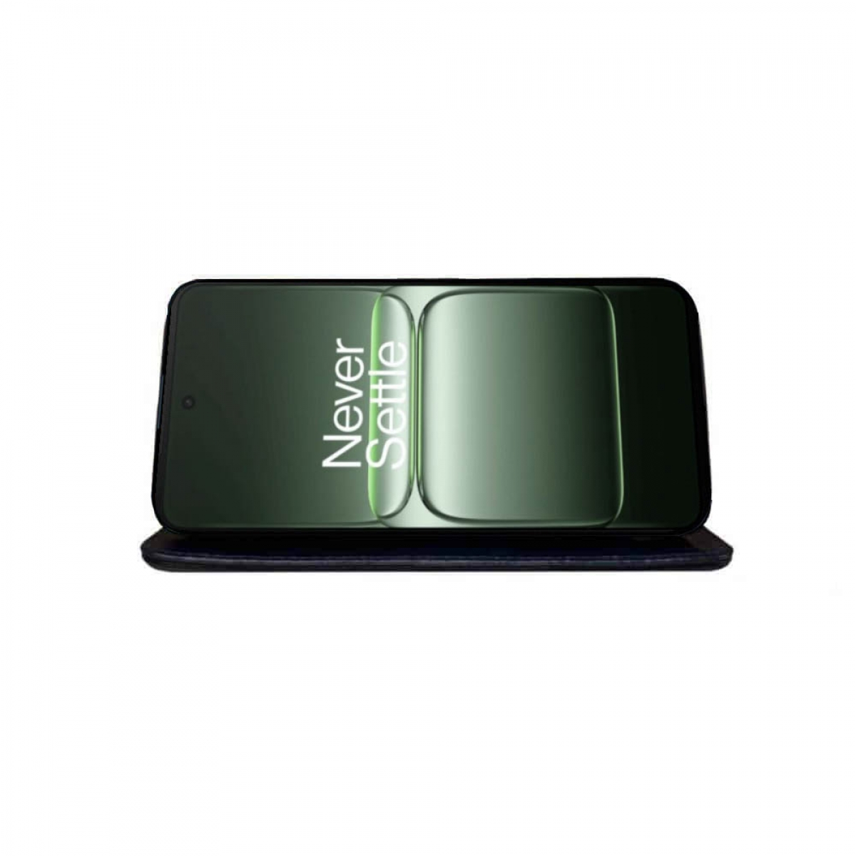 Ein Telefon in einer schwarzen Brieftaschenhülle, das "Never Settle" auf dem Bildschirm anzeigt. Der Bildschirm hat einen grünen Farbton.