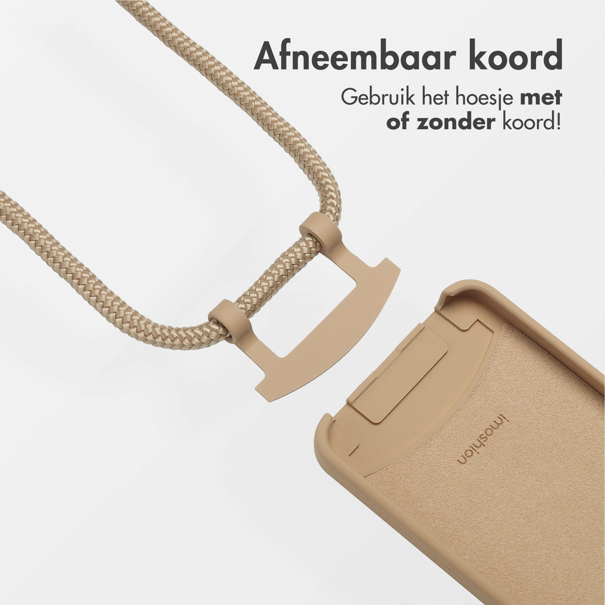 Een telefoonhoesje en een koord. Het hoesje is beige met een sleuf om het koord aan te bevestigen.